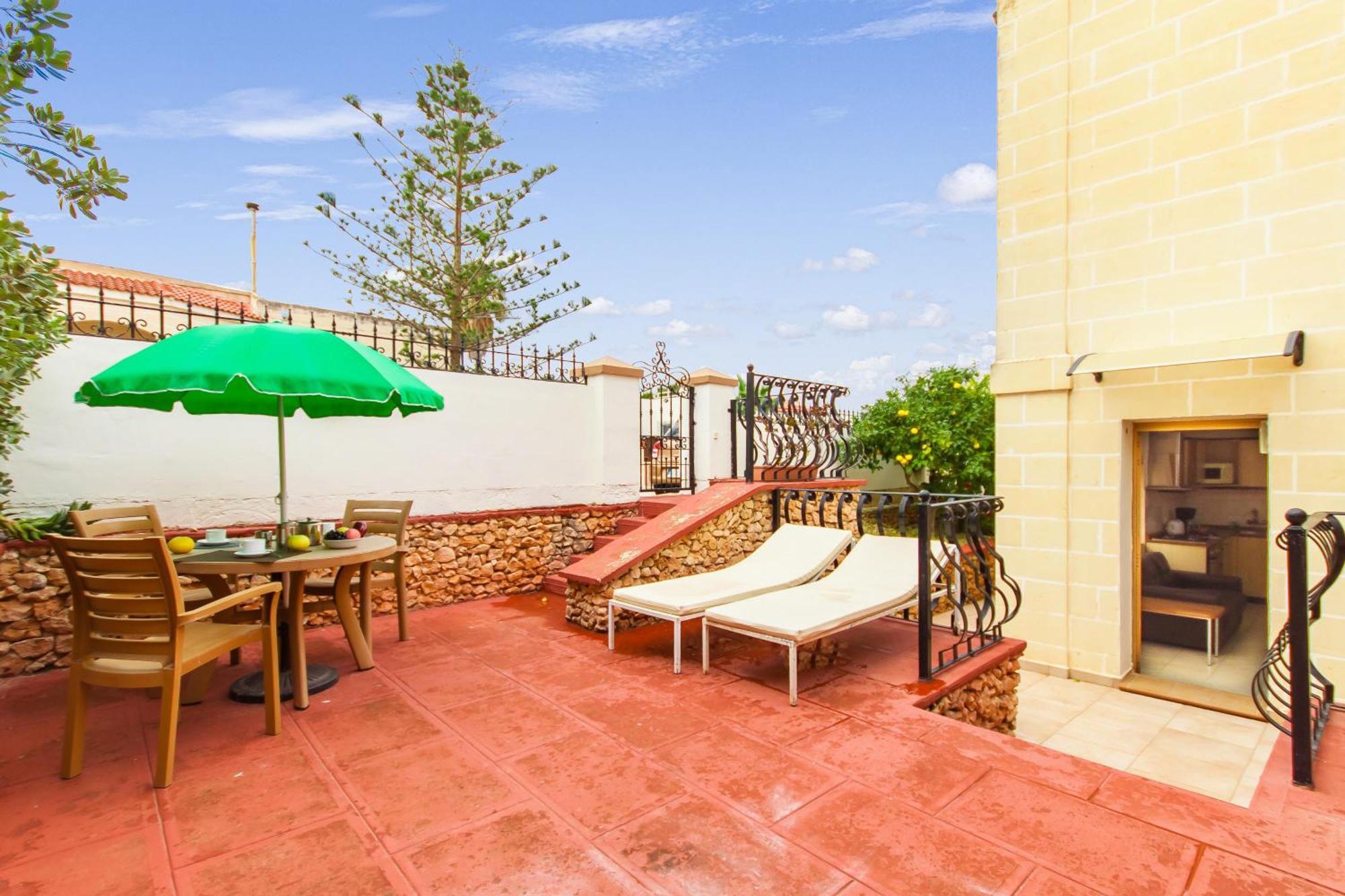 Villa & Pool Apartments In Mellieha Bay Extérieur photo