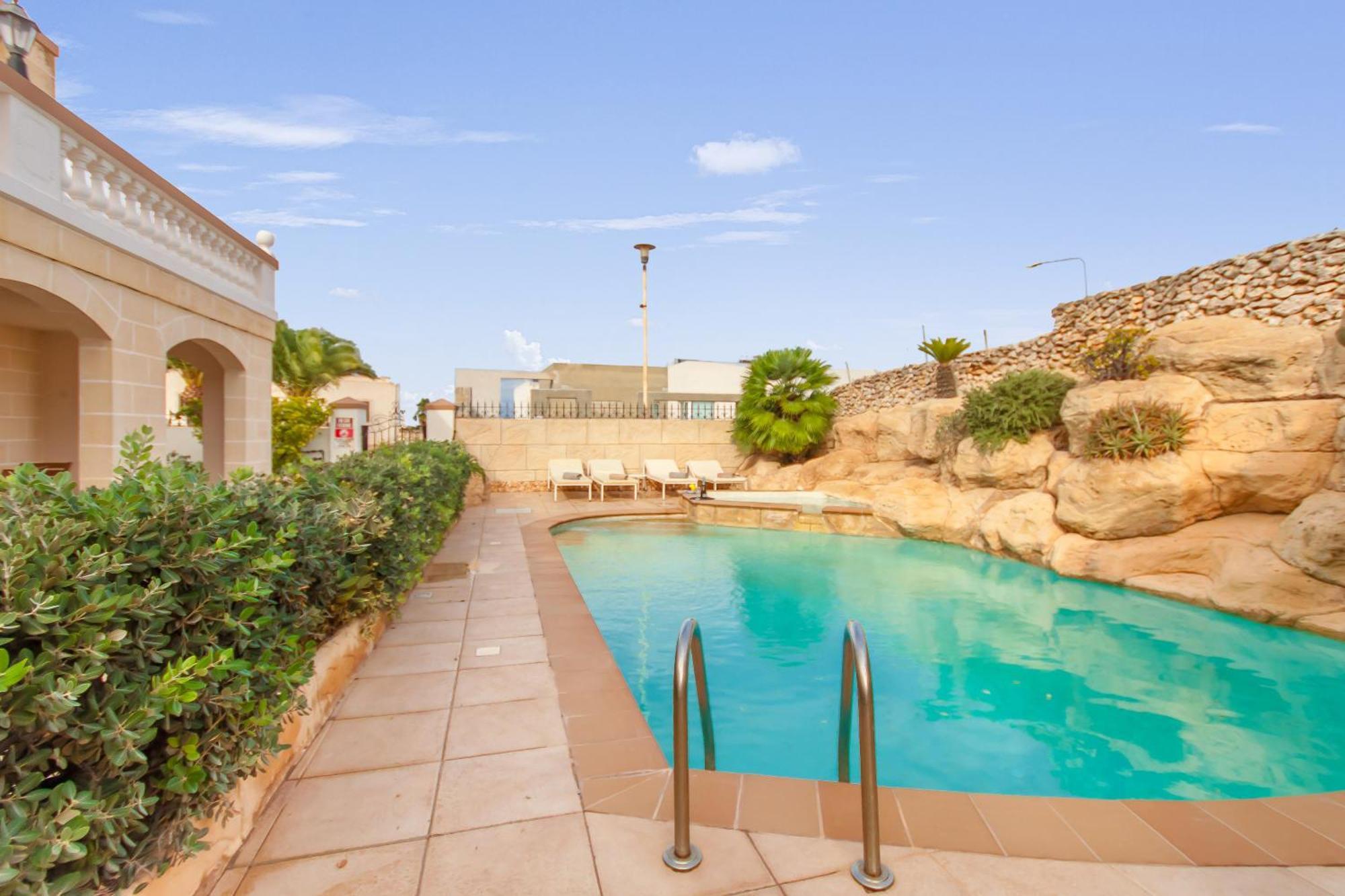 Villa & Pool Apartments In Mellieha Bay Extérieur photo