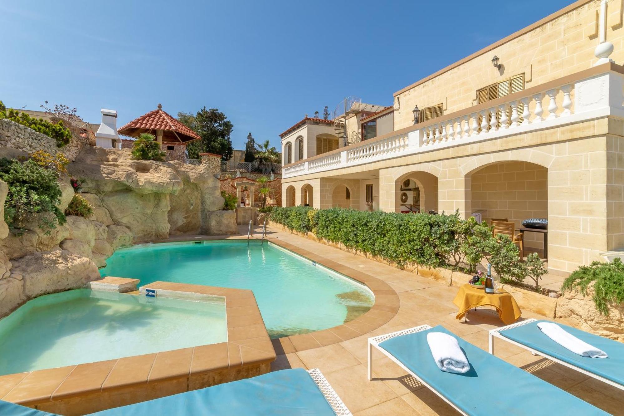 Villa & Pool Apartments In Mellieha Bay Extérieur photo