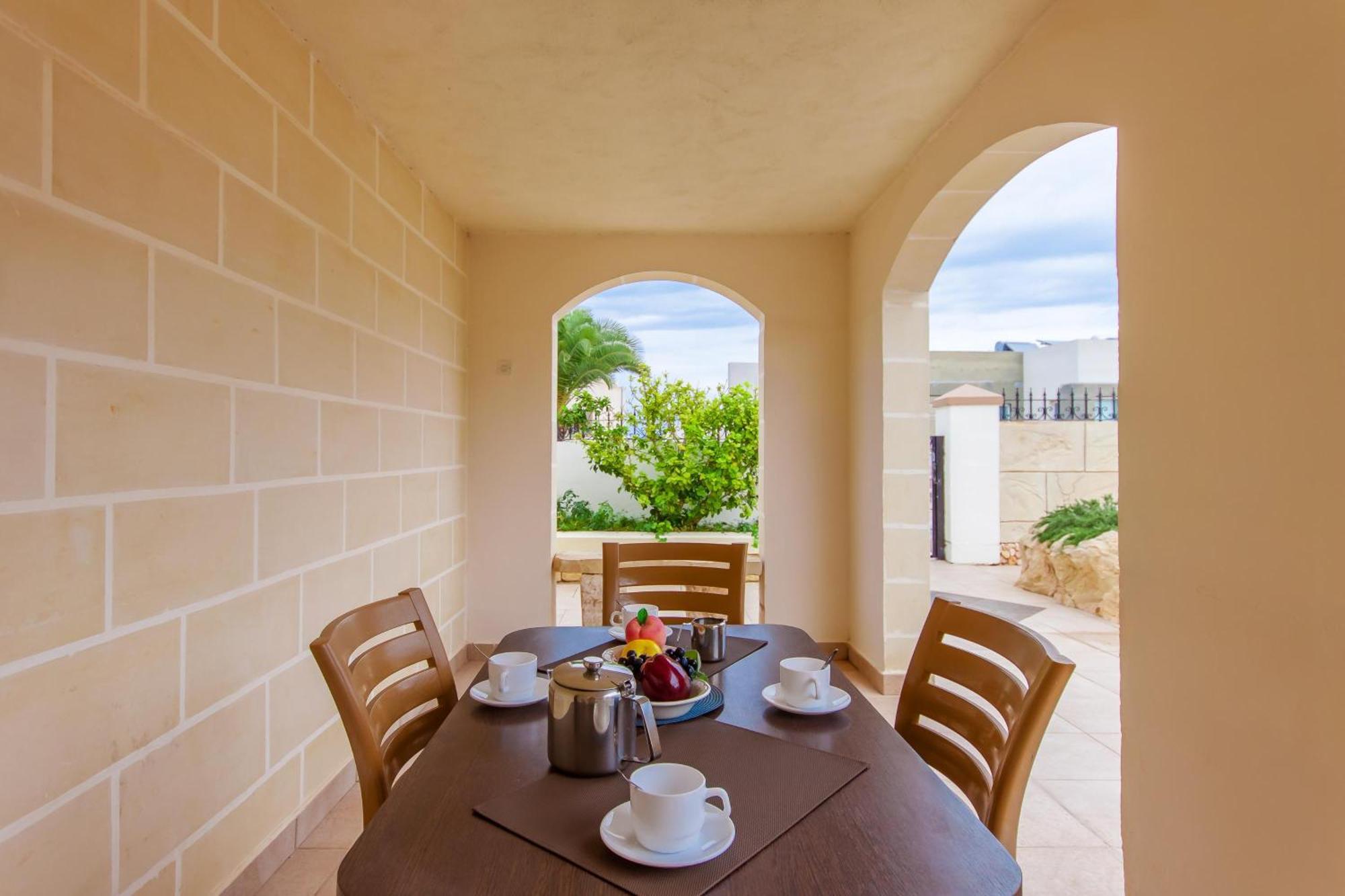 Villa & Pool Apartments In Mellieha Bay Extérieur photo