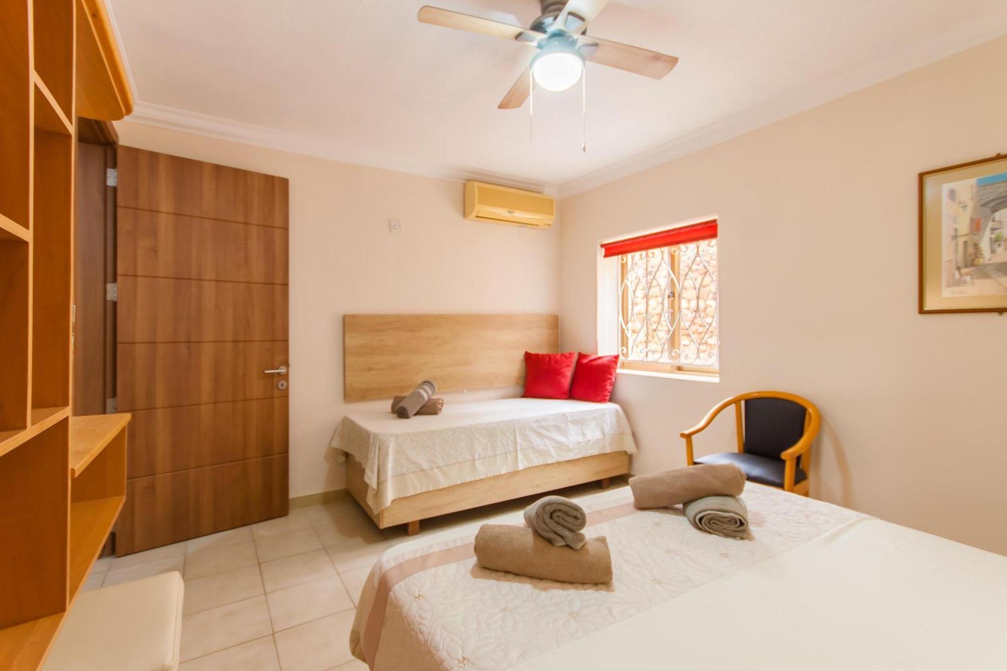 Villa & Pool Apartments In Mellieha Bay Extérieur photo