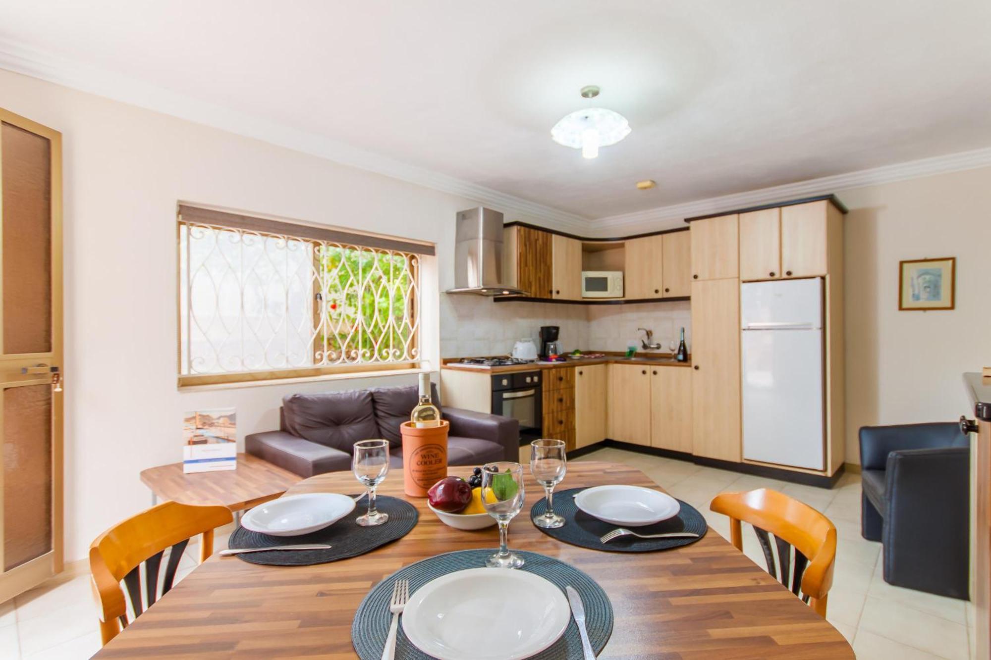 Villa & Pool Apartments In Mellieha Bay Extérieur photo
