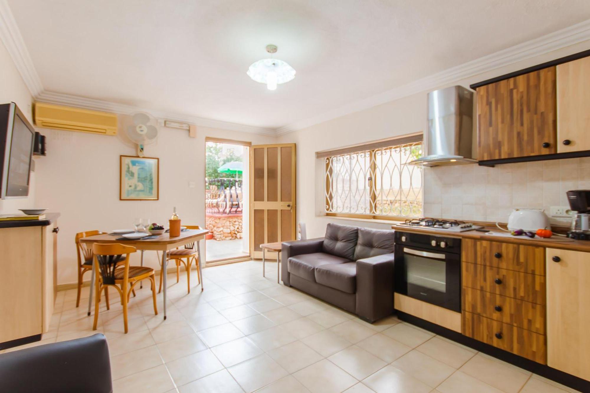 Villa & Pool Apartments In Mellieha Bay Extérieur photo