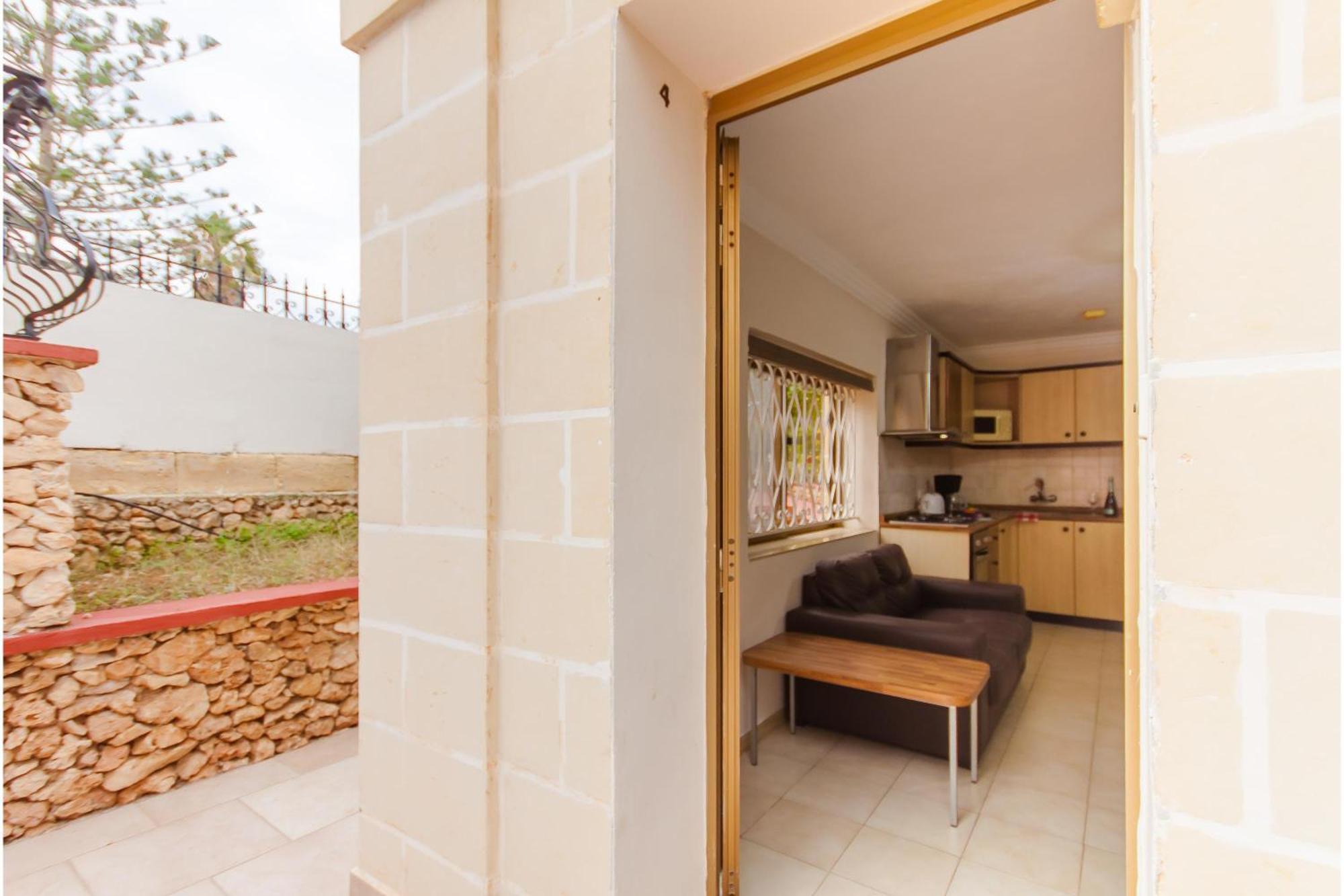 Villa & Pool Apartments In Mellieha Bay Extérieur photo