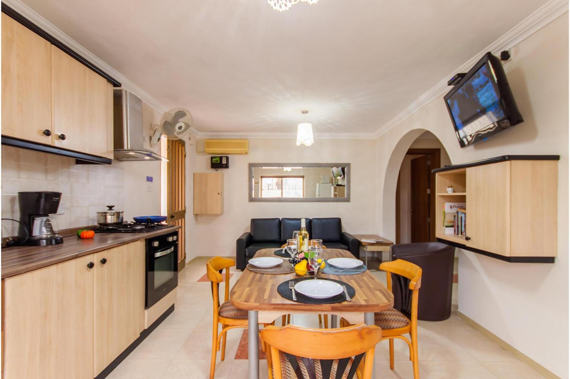 Villa & Pool Apartments In Mellieha Bay Extérieur photo